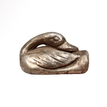 Oud-Egyptisch Zilver Eendenamulet met lotusbloemen, Antiek en Kunst