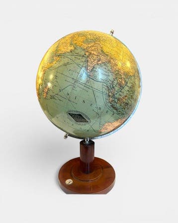 Terrestrial table globe - Dr. Neuse - C. Luther - Columbus -