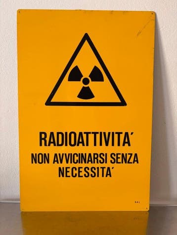 Groot Italiaans industrieel stralingswaarschuwingsbord 55 ×