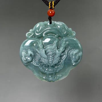 Snijwerk, Natural Jade Dragon Pendant - 50 mm -