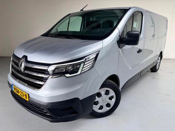 Renault Trafic 2.0 dCi 110pk euro6 T30 L2H1 Comfort 3Persoon, Stof, Gebruikt, Euro 6, Renault
