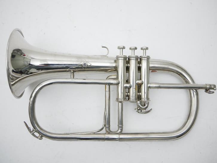 Bugel F. Besson model Brevete vernikkeld originele koffer, Muziek en Instrumenten, Blaasinstrumenten | Trompetten, Overige typen
