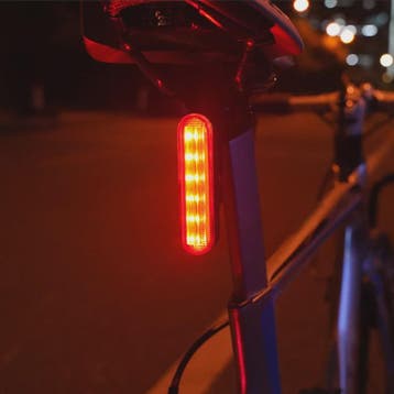 Slimme Fietslamp Achterlicht met Laser & Rem sensor - USB Op, Verzenden, Nieuw
