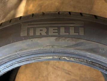 2x Pirelli P-Zero Run Flat - 305/40 R20 - DOT 3324, Ophalen, Gebruikt, 305 mm, Band(en)