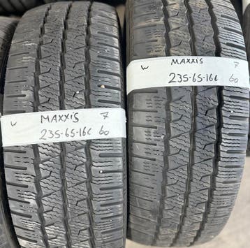 2x 235-65-16c Maxxis Winter 2x 7mm €60 Per Band 235 65 16c, Ophalen, 16 inch, Winterbanden, 235 mm