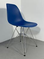 Vitra - Charles & Ray Eames - Stoel - DSR - Plastic, Staal,