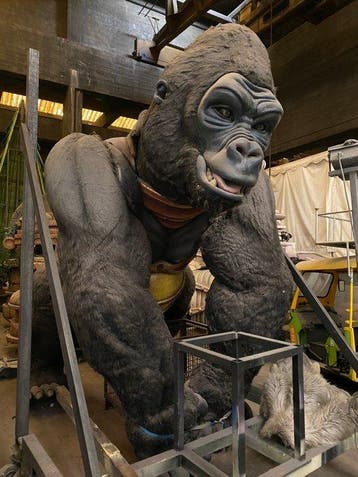Bespoke Made - Beeld, Giant Electric Animatronic King Kong,