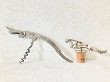JAGUAR - Kurkentrekker (2) - S-vormige sommeliermes en een, Antiek en Kunst