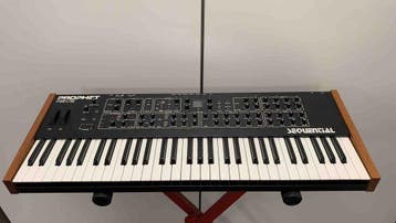 Sequential Prophet REV2 8 voice showroommodel code VERHUIS26, Ophalen of Verzenden, Zo goed als nieuw