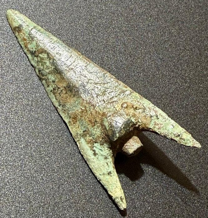 Oud-Grieks Brons Uitzonderlijk goed bewaard pijlpunt met, Verzamelen, Mineralen en Fossielen