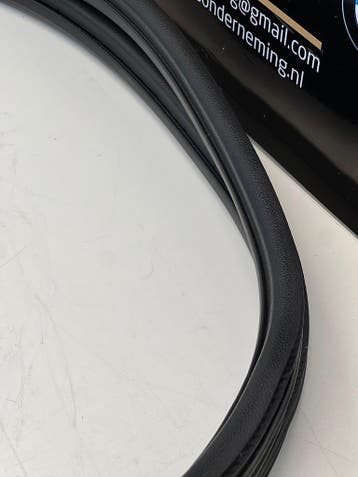 Peugeot Rifter 1.2 THP portier rubber links voor bj.2020, Gebruikt, Voor, Peugeot