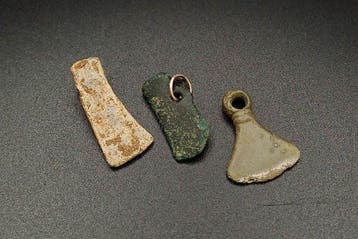 Viking periode Brons Bijl-bedels - 23 mm (Zonder
