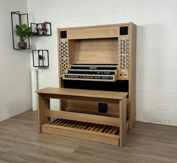 Johannus Studio P350, Zo goed als nieuw, 3 klavieren, Orgel
