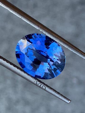 1 pcs Blauw Saffier - 3.42 ct - Gemological Institute of, Nieuw