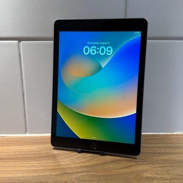 Apple iPad (5th generation) 128GB Wifi - Mobiele telefoon, Nieuw