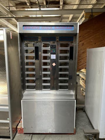 Occasion ADM gekoelde snackautomaat, Zakelijke goederen, Horeca | Keukenapparatuur, Ophalen, Gebruikt, Koelen en Vriezen
