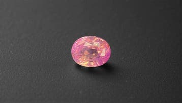 1 pcs Roze, Oranje Padparacha saffier - 4.02 ct - Lotus, Nieuw