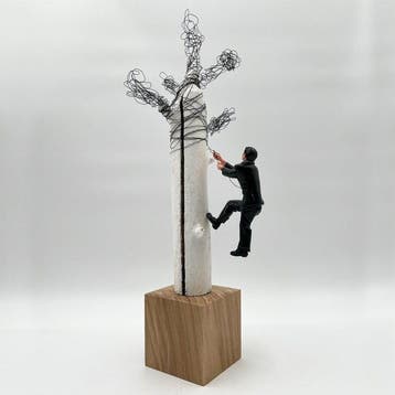 Coco de Paris - Climbing the Dream Tree
