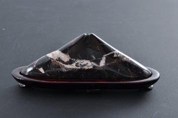 Steen - Japanse suiseki kijksteen Yojuro-ishi - Vorm van