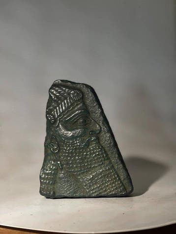 Zware composietmineraalsteen sculptuur - 12 cm (Zonder