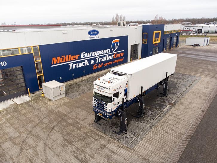 Demo set mobiele hefkolommen draadloos 4x 5,5 ton liften, Zakelijke goederen, Machines en Bouw | Transport