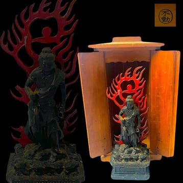 Fud My () in gelakt houten zushi – verguld interieur