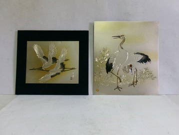 Twee soorten metalen gravureproducten. Twee kranen. Het werk, Antiek en Kunst