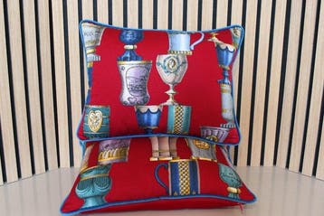 Kussens met vintage stof Boheemse glazen burgundy Fornasetti, Antiek en Kunst