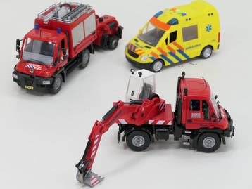 Hulpdiensten set A Brandweer en Ambulance +/- 1:24, Ophalen of Verzenden, Gebruikt, Overige merken