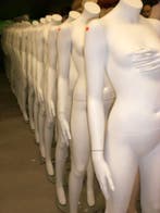 Dames etalagepop zonder hoofd van een exclusief A-merk