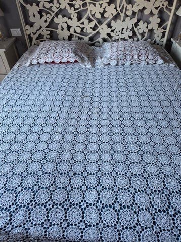 Bedsprei (3) - 295 cm - 215 cm - bedsprei van filetkant