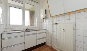 Te Huur 2 Kamer Appartement Erasmusplein In Den Haag, Huizen en Kamers, Den Haag, Den Haag, Direct bij eigenaar, Appartement