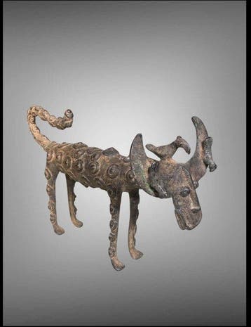 Zebu en bronzen Dogon - Prachtig dier met hoorns - Dogon -
