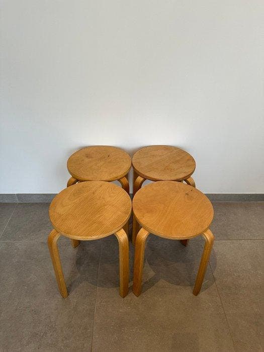 IKEA - Kruk - Frosta - Berkenhout, Birch - Vier Kleine, Antiek en Kunst, Antiek | Meubels | Stoelen en Banken