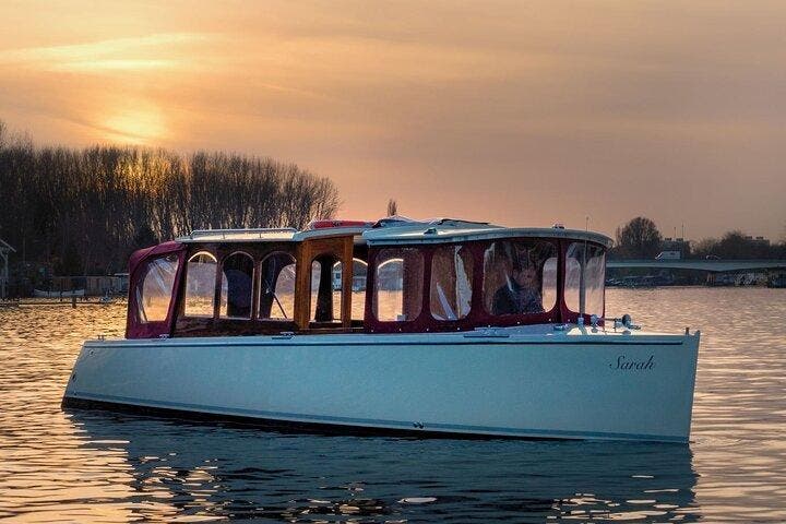 Prive boot huren Amsterdam - Sarah!
