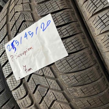 2 x Pirelli Scorpion 255-45-20 Winterbanden 7mm, Gebruikt, 255 mm, Band(en), Personenwagen