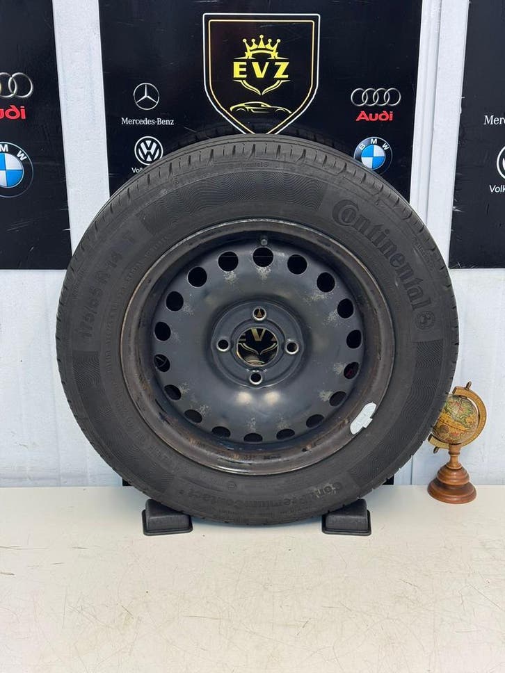 175/65R14 VW UP 2012 Reservewiel thuiskomer Zomerband 4x100, Auto-onderdelen, Banden en Velgen, 14 inch, Zomerbanden, 175 mm, Personenwagen