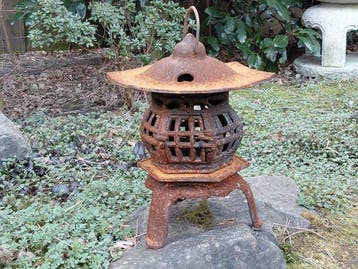 Japanse lantaarn van gietijzer - IJzer (gegoten) - Japan -