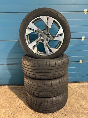 Originele Audi e-tron / Q7 / Q8 - 20 inch velgenset Q7 Q8, Auto-onderdelen, Ophalen, Gebruikt, 255 mm, Banden en Velgen