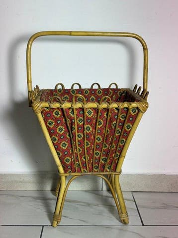Naaidoos - Hout, Rattan