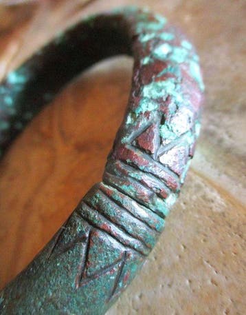Oud-Romeins Brons Uitzonderlijk grote versierde armband -
