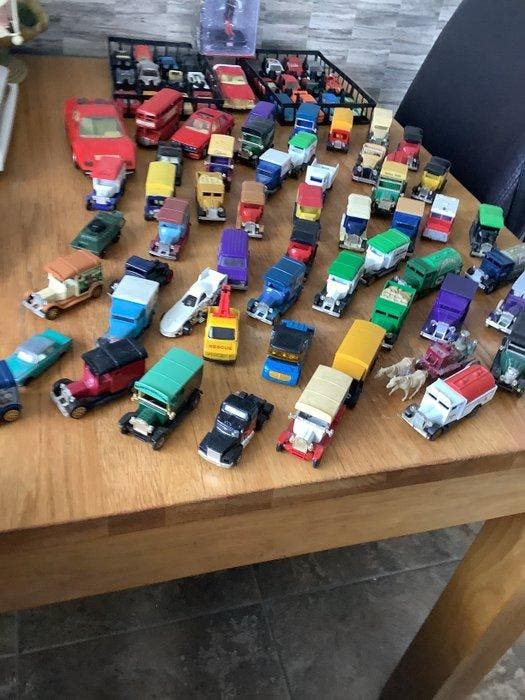Corgi, Durango , Matchbox etc - Speelgoed Multiple “ 80 Cars, Hobby en Vrije tijd, Modelauto's | 1:5 tot 1:12