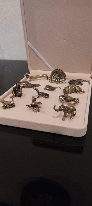 Messensteun (12) - Animaux différents - Verguld brons, Antiek en Kunst