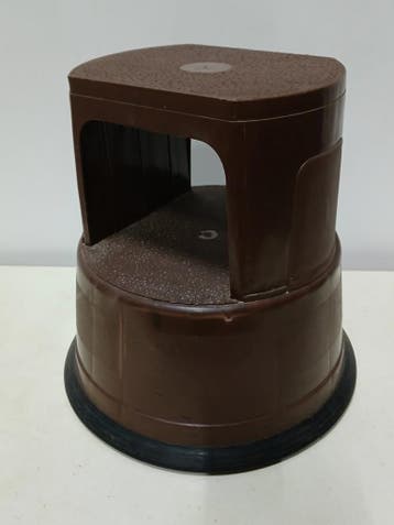 Verrijdbaar opstapje, bruin kunststof 42,5 x 44,5 / 29 cm, Ophalen