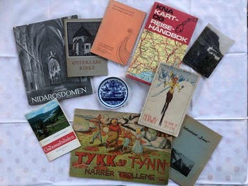 Collectie van memorabilia - Reisherinneringen aan Noorwegen