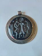 Onyx Cabochon - Hoogte: 5.6 cm - Breedte: 5.1 cm- 30.1 g