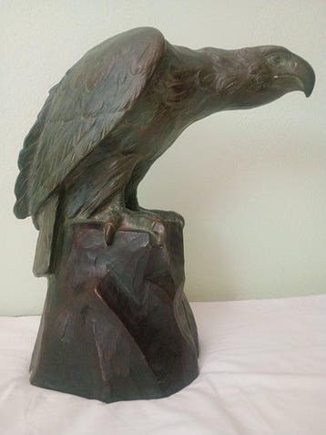 sculptuur, Armand Fagotto - 40 cm - Arend op een rots -
