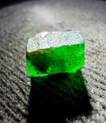 Smaragd Ruw. Indrukwekkende 3,05 ct. Topgroene enorme, Verzamelen