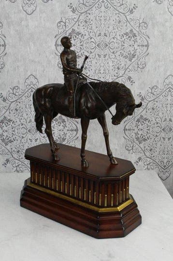 sculptuur, Jockey te paard (xxl) - 52.4 cm - Brons, Hout