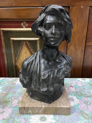 Buste, Giovane donna - 31 cm - Brons, Marmer